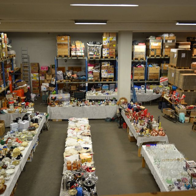 Mye flott i bruktbutikken!